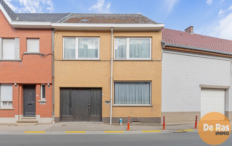 HERZELE - Stevige eengezinswoning op 200m van de markt 19