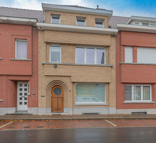 RONSE - Charmante gezinswoning met 4 slaapkamers en tuin 10