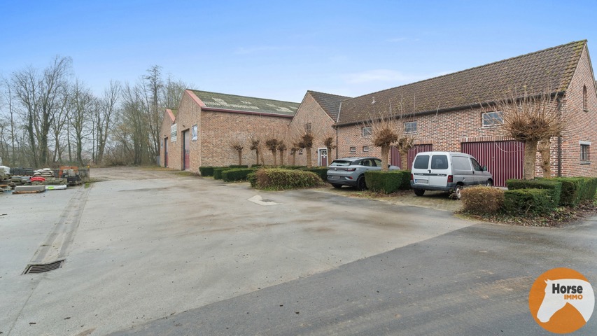TOLLEMBEEK - Prachtige woning met 3 loodsen op +- 2,9ha. 1