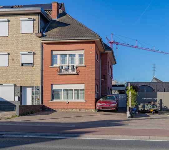 DENDERLEEUW - Ruime woning met 4 slpks, bureau en koer 78