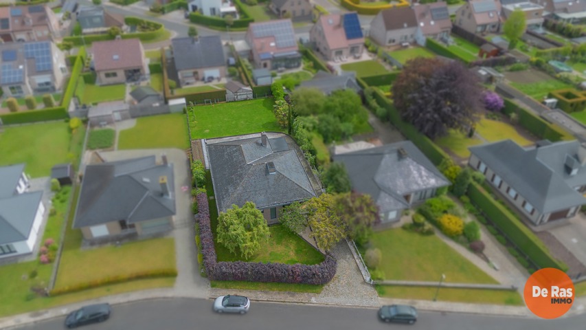 HERZELE - Totaal gerenoveerde bungalow in rustige wijk 19