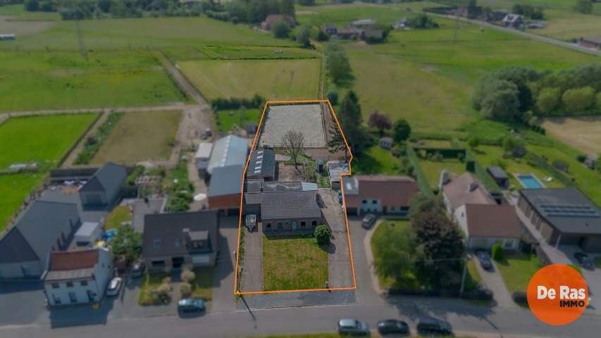 LEBBEKE - Charmante woning met paardenaccommodatie. 1
