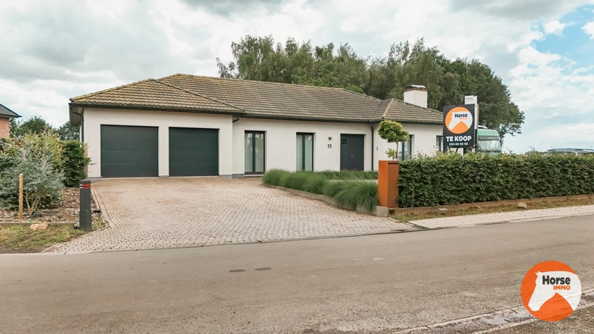 VRASENE - Recent gerenoveerde woning met paardenstallen 3