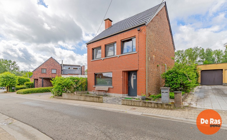 DENDERHOUTEM - Op te frissen woning op uitstekende locatie 1