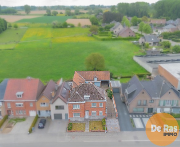 BURST - Te renoveren woning met tal van mogelijkheden 2