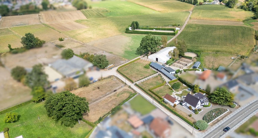 NEEROETEREN-Woning met accommodatie voor (semi)professioneel 1