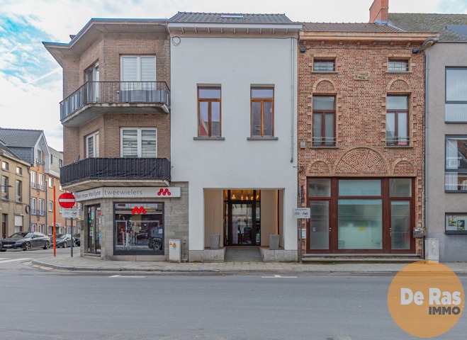 AALST - Kantoorruimte met vernieuwd appartement in centrum 2