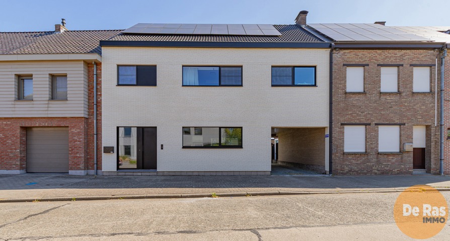 WICHELEN - Exclusief gerenoveerde woning met 4 slaapkamers 1