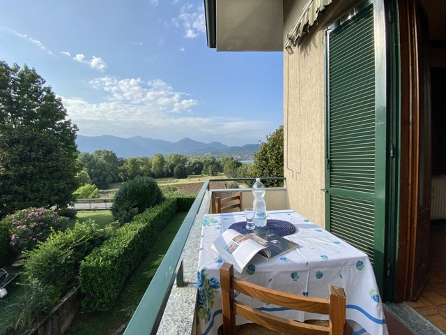 Flat - for sale - 22046 Merone