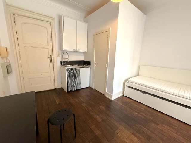 Studio - for rent - 1060 Saint-Gilles
