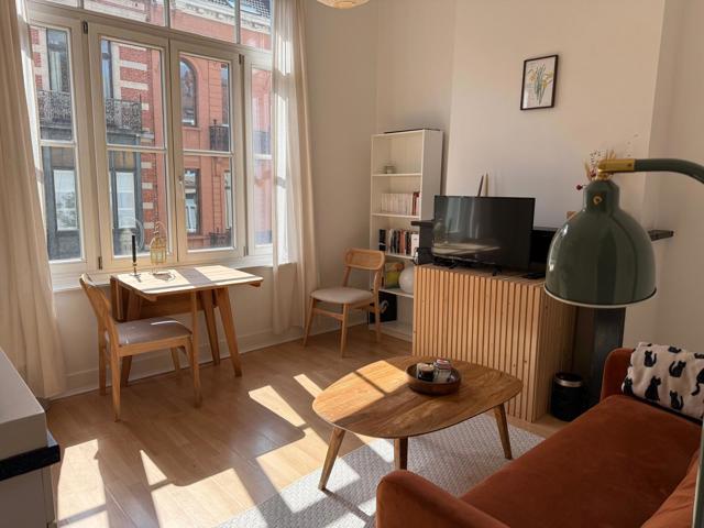 Flat - for rent - 1060 Saint-Gilles / Ixelles