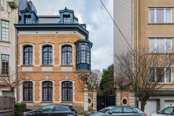 image of Un hôtel particulier avec jardin et arrière-maison quartier Molière