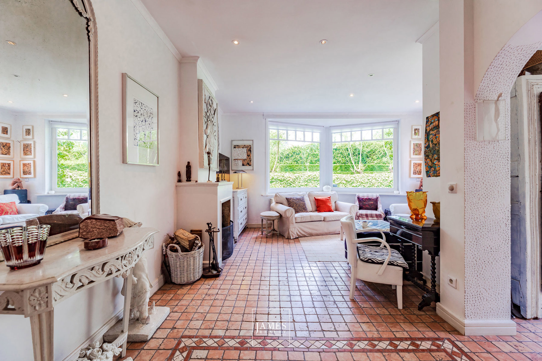 Une villa trois façades de style anglo-normand à deux pas de la plage - Image 10