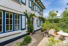 Une villa trois façades de style anglo-normand à deux pas de la plage