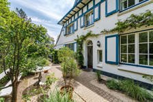 Une villa trois façades de style anglo-normand à deux pas de la plage