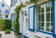 Une villa trois façades de style anglo-normand à deux pas de la plage