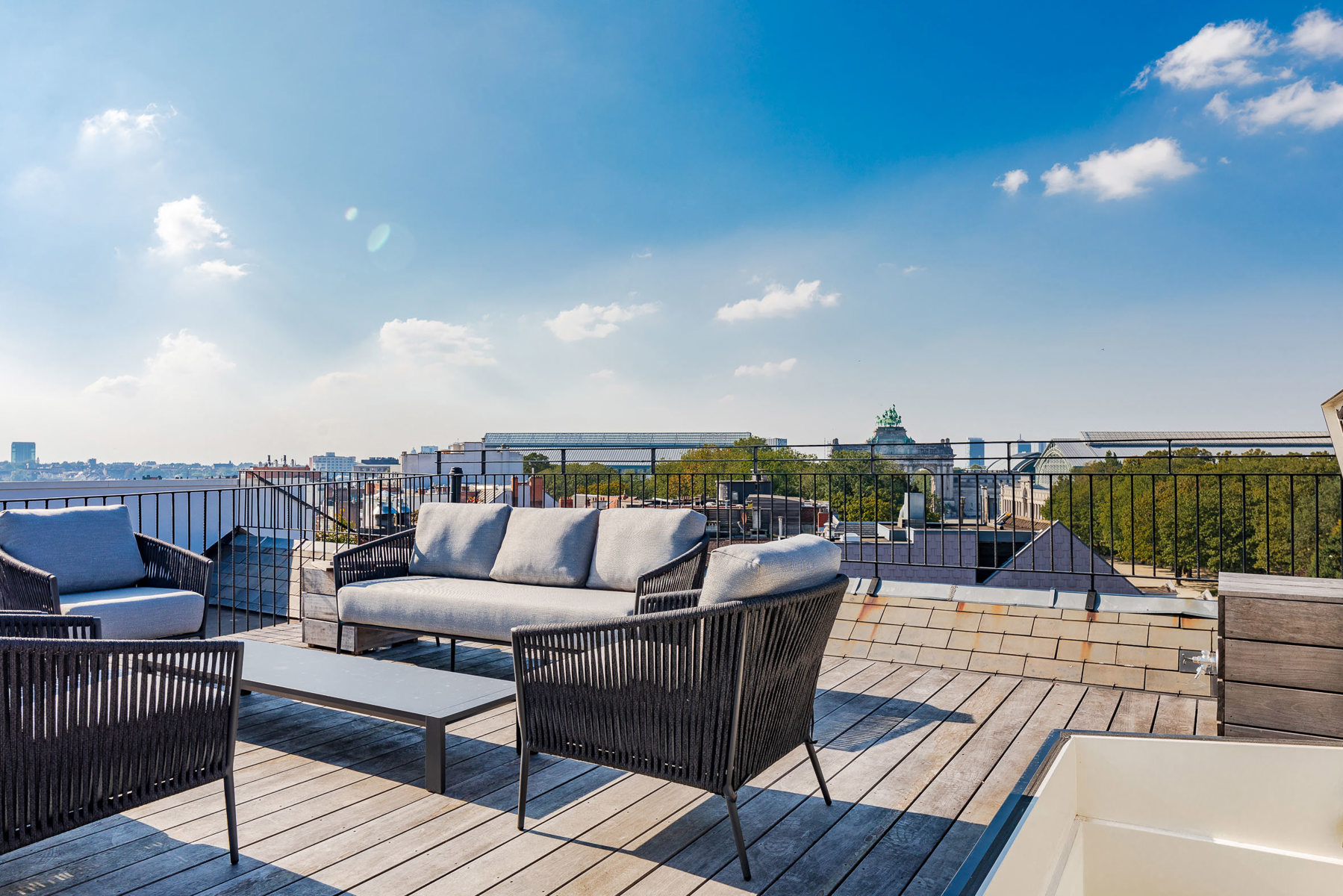Quartier Cinquantenaire: duplex penthouse - Image 2