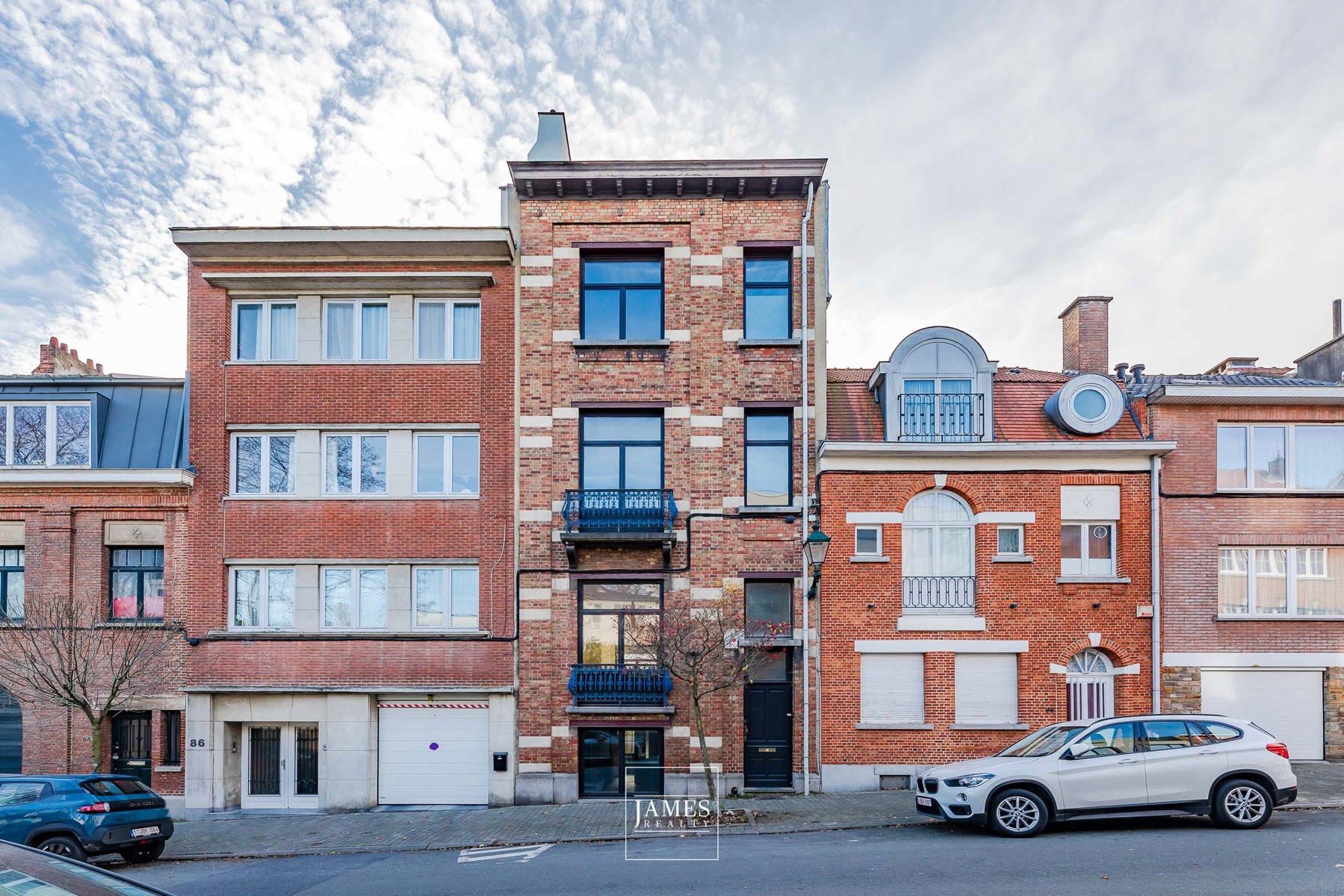 Maison unifamiliale à rafraichir à 2 pas Parvis St Pierre - Image 1