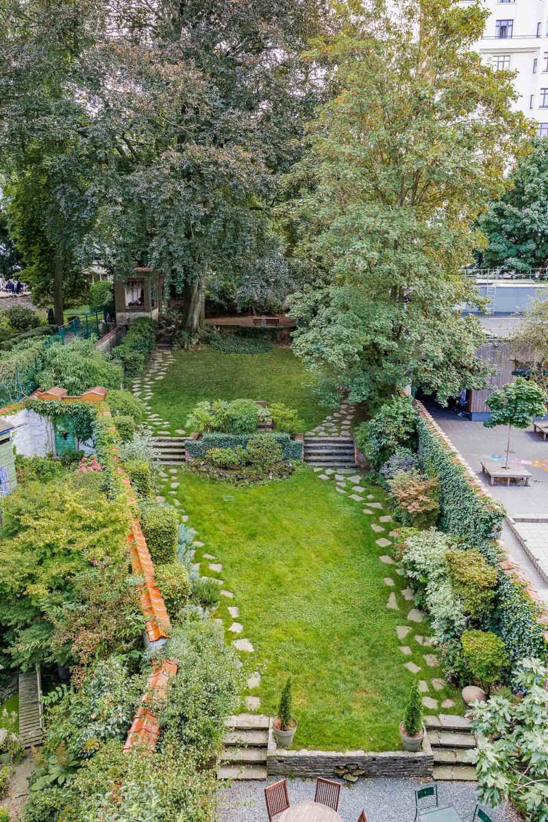 Un hôtel de maître avec superbe jardin Place Jamblinne de Meux - Image 6