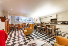 Un hôtel de maître avec superbe jardin Place Jamblinne de Meux