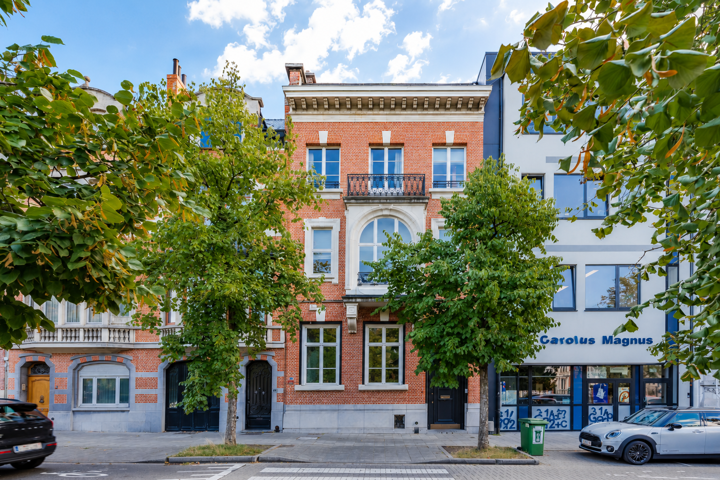 image of Un hôtel de maître avec superbe jardin Place Jamblinne de Meux
