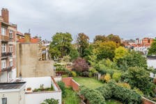 Une maison-appartement contemporaine quartier Brugmann