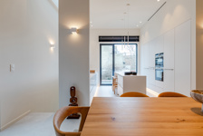 Une maison-appartement contemporaine quartier Brugmann