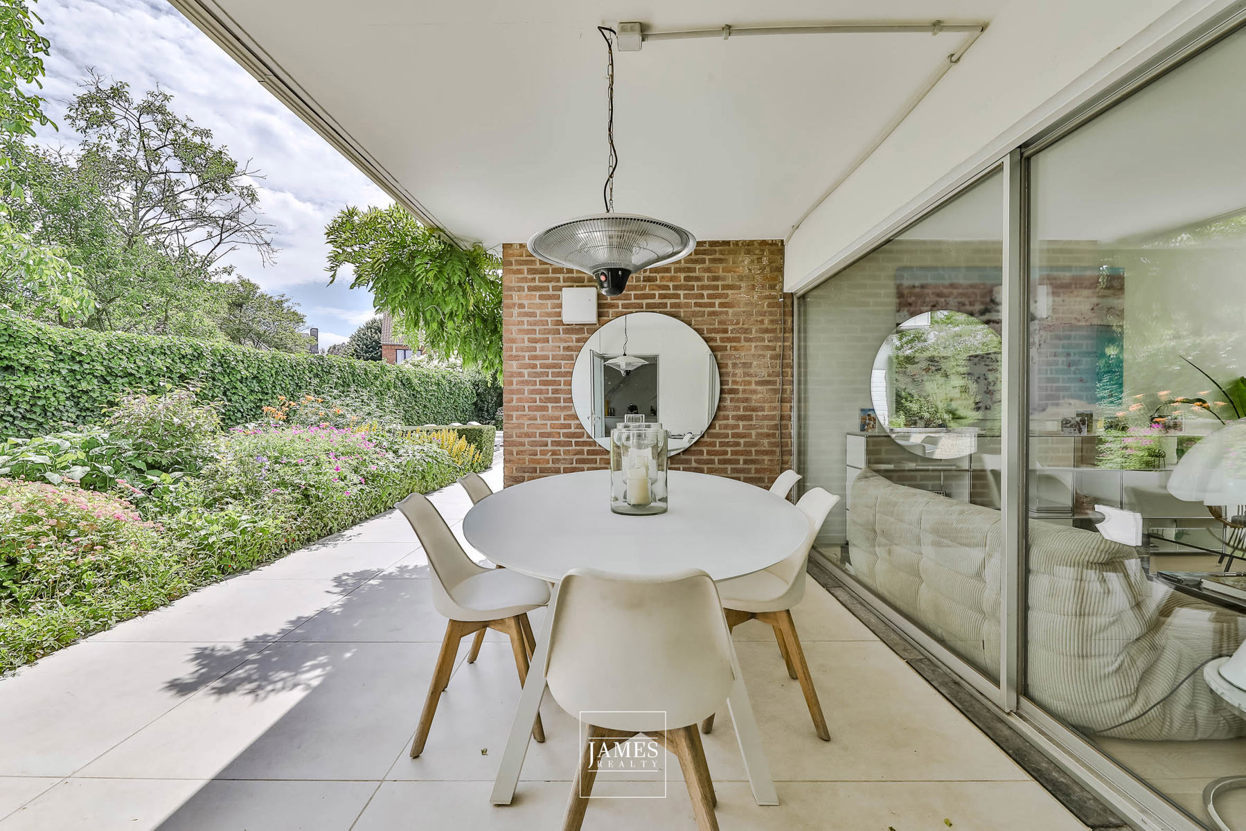 Une villa années 70' en parfait état - Image 15