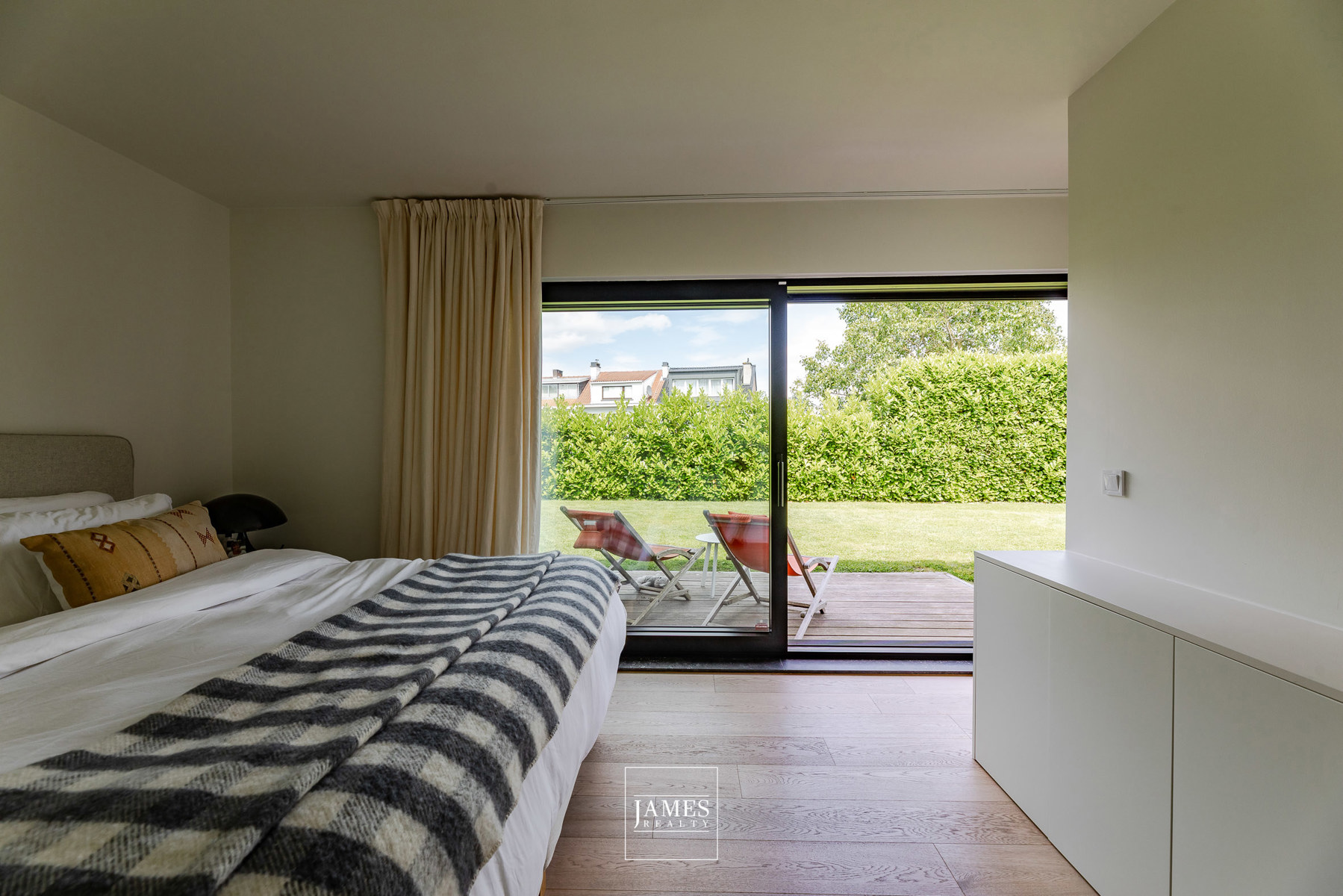 Une villa années 70' en parfait état - Image 14