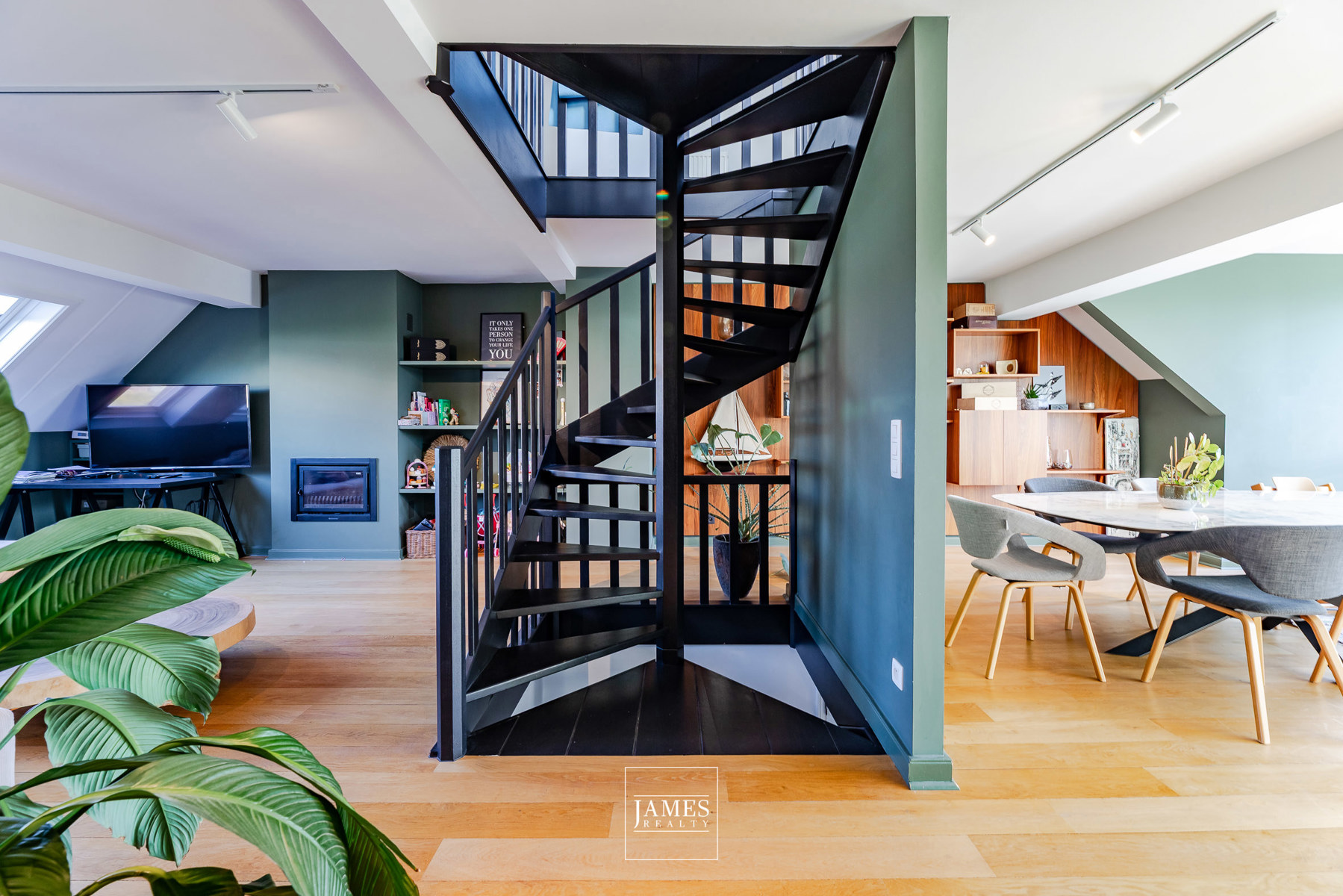 Un triplex penthouse quartier Square Vergote - Image 7
