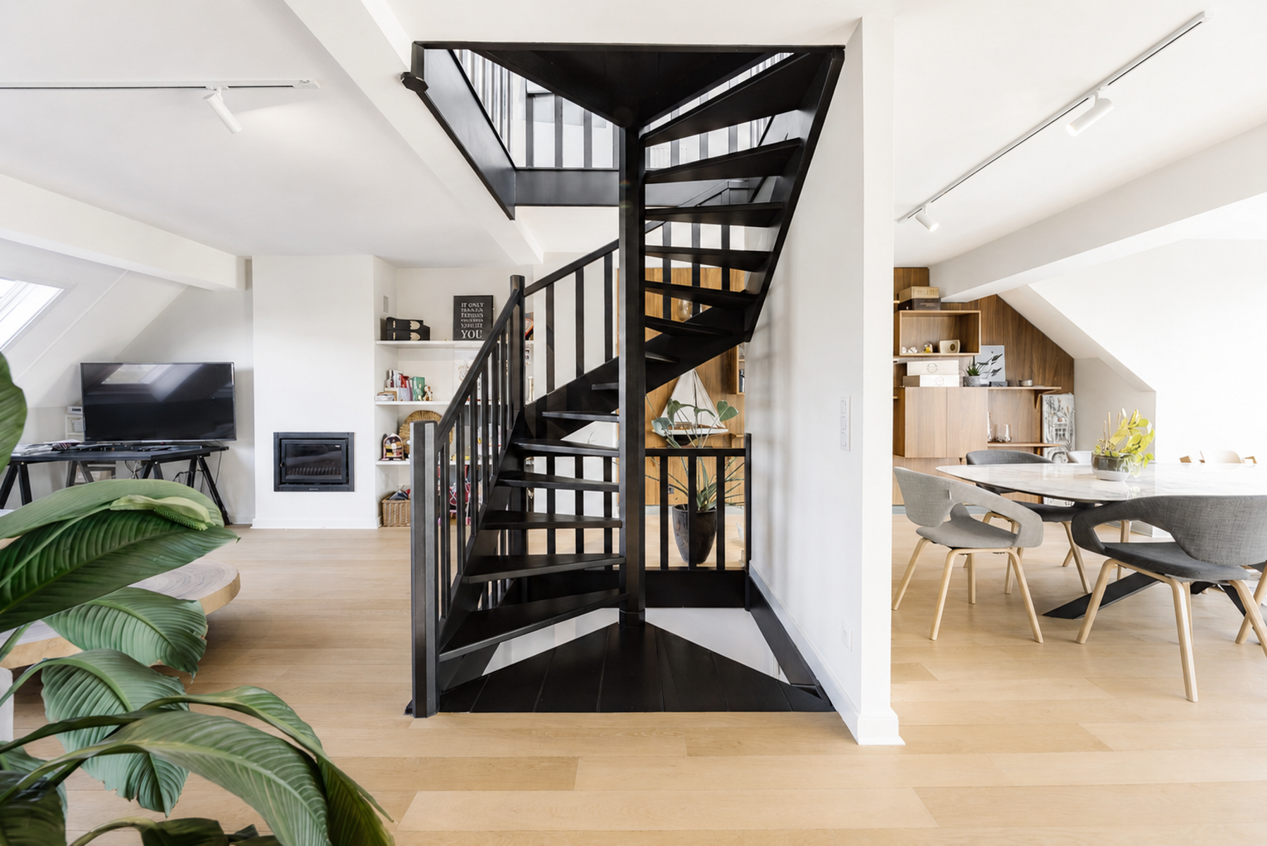 Un triplex penthouse quartier Square Vergote - Image 4
