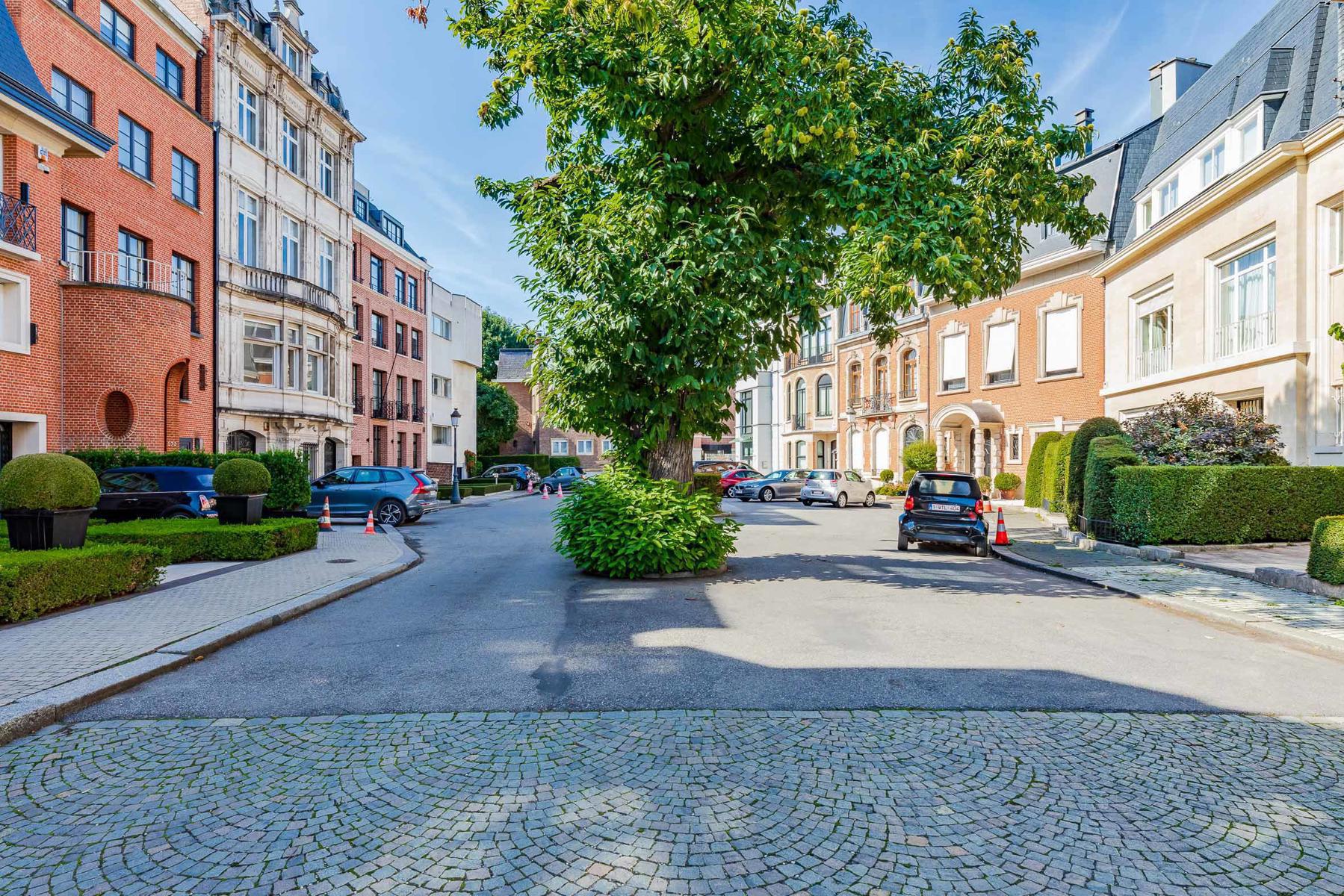 Hôtel de Maître avec ascenseur dans le Square du Bois - Image 2
