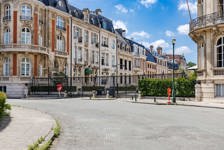 Hôtel de Maître avec ascenseur dans le Square du Bois