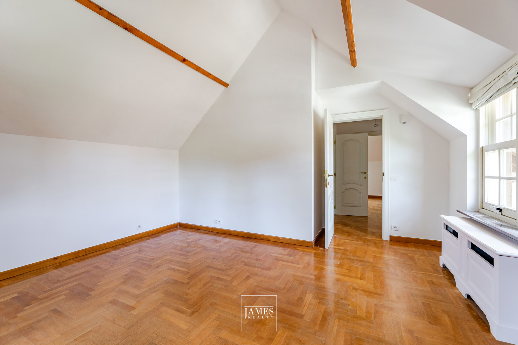 Une villa avec piscine intérieure quartier Prince d'Orange - Image 37