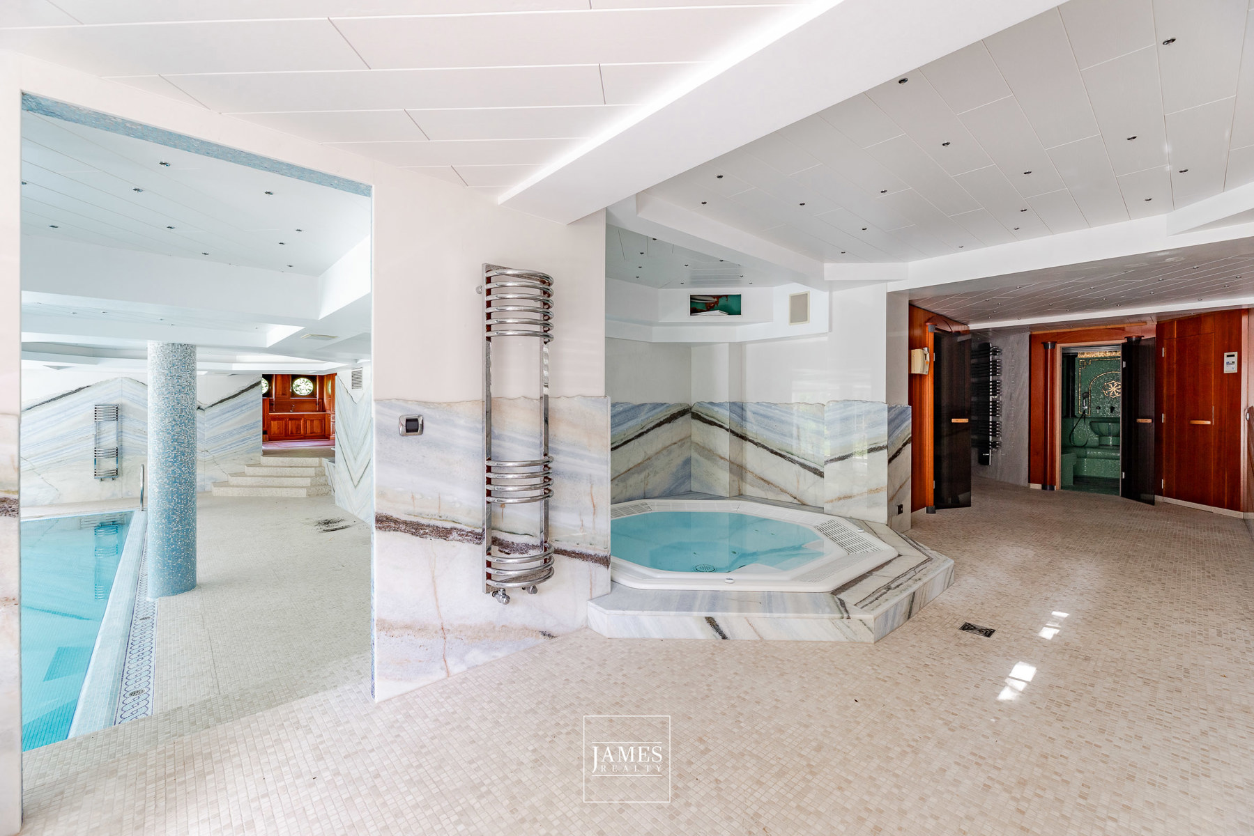 Une villa avec piscine intérieure quartier Prince d'Orange - Image 42