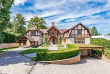 Une villa avec piscine intérieure quartier Prince d'Orange