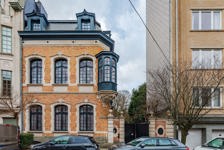 Un hôtel particulier avec jardin et arrière-maison quartier Molière