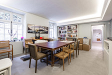 Un hôtel particulier avec jardin et arrière-maison quartier Molière