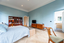 Un hôtel particulier avec jardin et arrière-maison quartier Molière