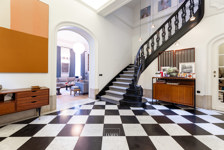 Un hôtel particulier avec jardin et arrière-maison quartier Molière