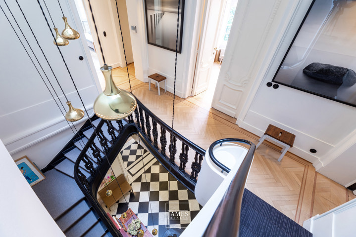 image of Un hôtel particulier avec jardin et arrière-maison quartier Molière