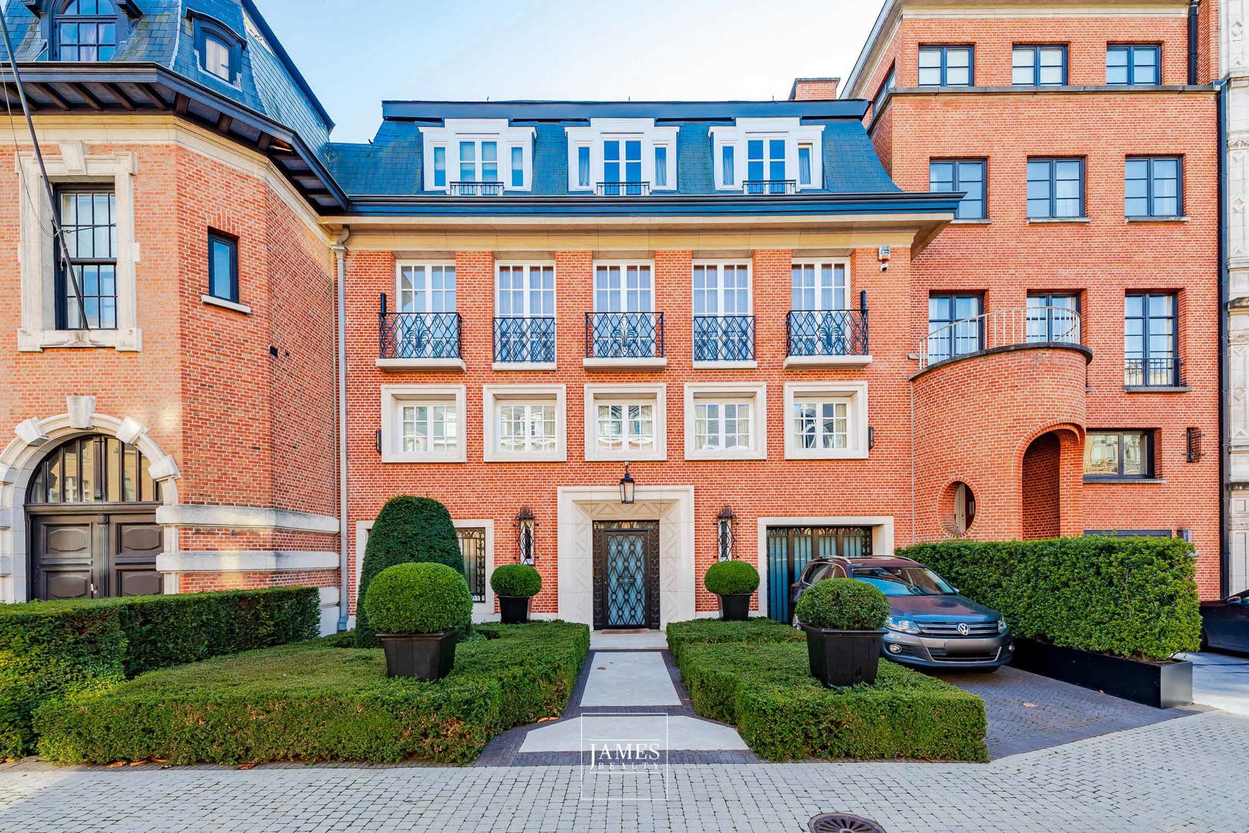 Un hôtel particulier dans le Square du Bois - Image 2
