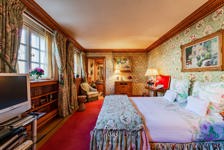 Un hôtel particulier dans le Square du Bois
