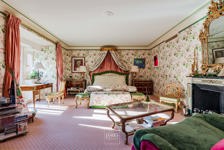 Un hôtel particulier dans le Square du Bois