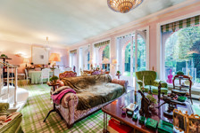 Un hôtel particulier dans le Square du Bois