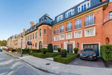 Un hôtel particulier dans le Square du Bois