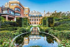 Un hôtel particulier dans le Square du Bois
