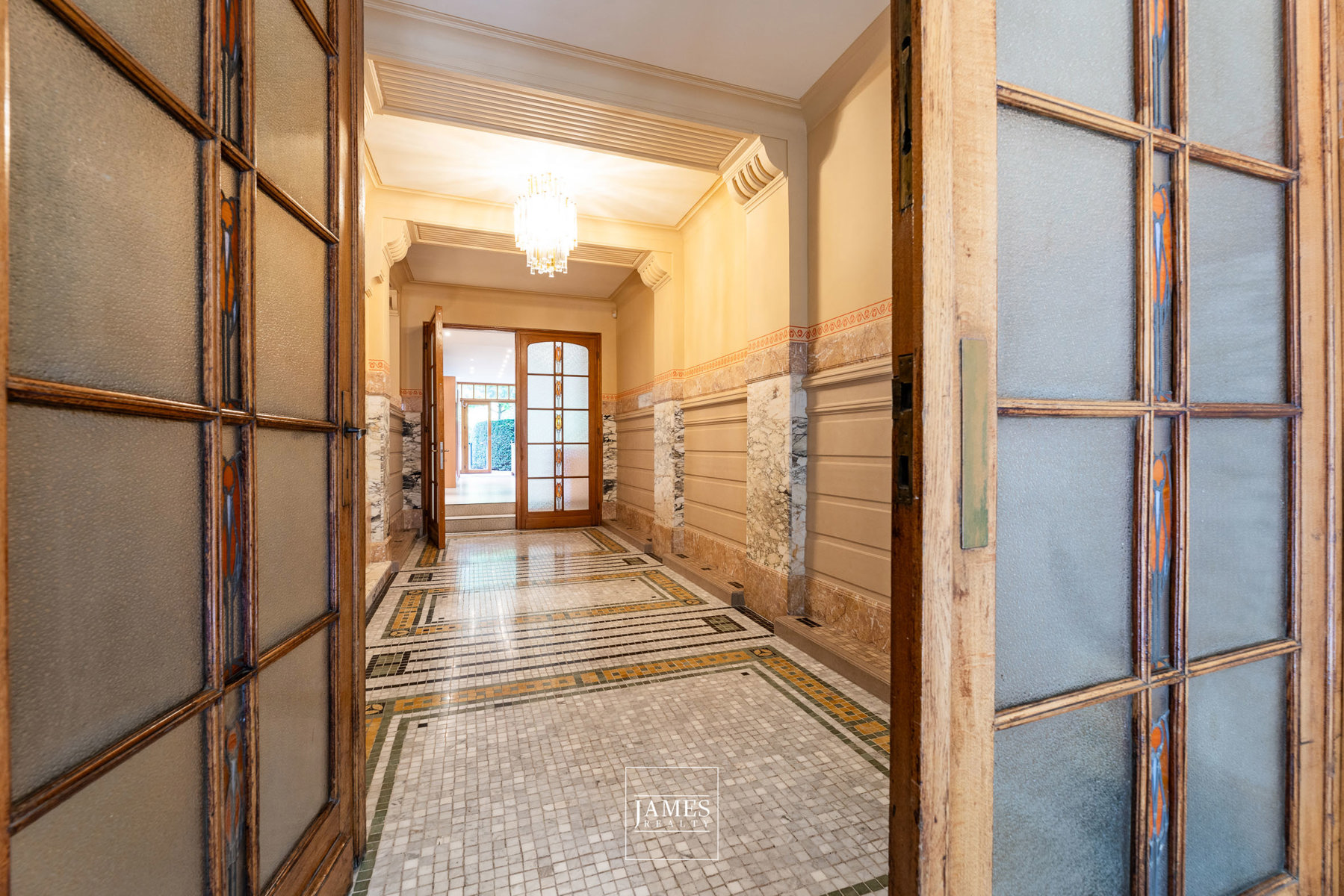 Une maison Art-Nouveau d'exception au coeur du quartier Molière - Image 14