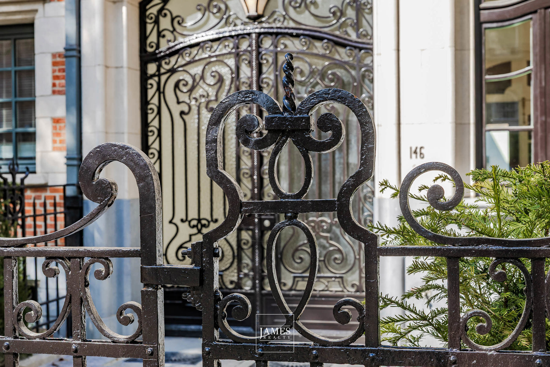 Un hôtel de maître quartier Molière - Image 2