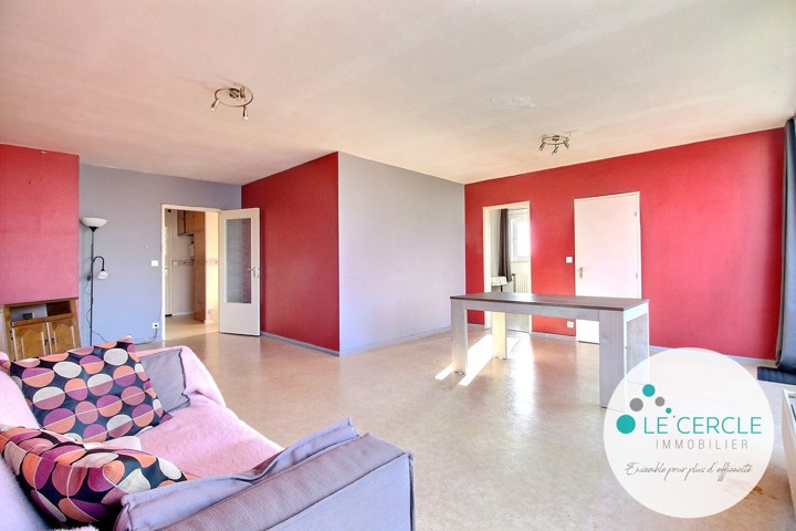 Appartement 2ch avec cave, garage et parc arboré.